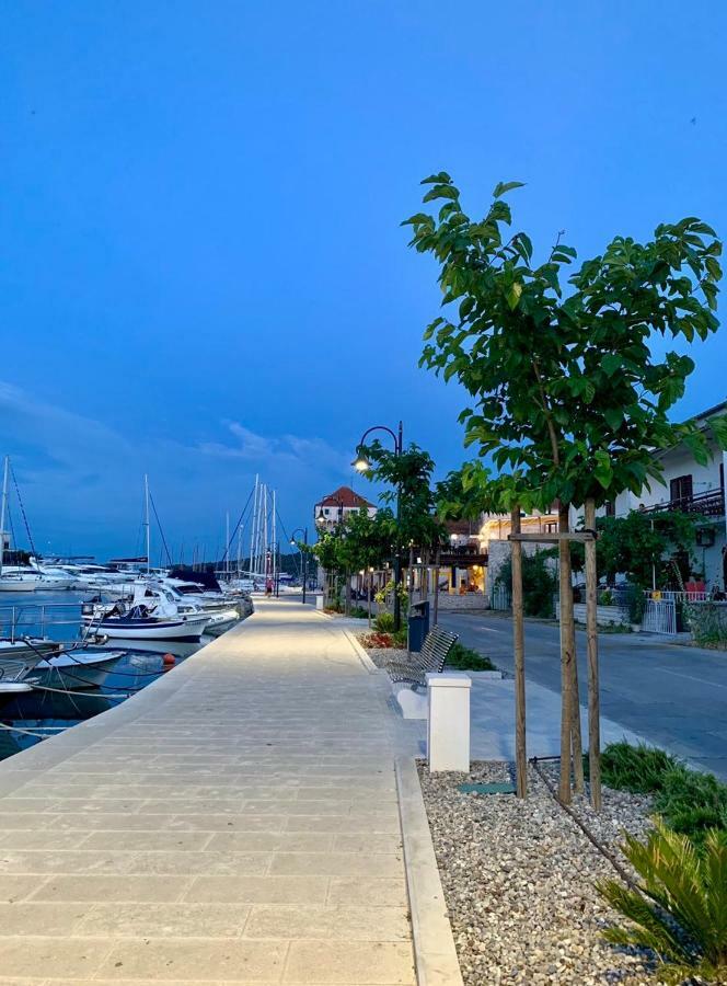 Apartment Remi, Penthouse With Balcony, Free Parking Marina Exterior foto